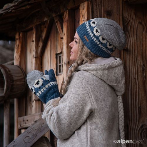 Beanie Wollmütze im Schaf Design in Blau